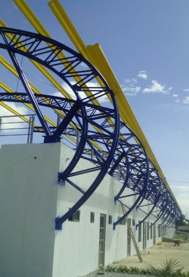 Detalle de una cubierta en estructura metálica.